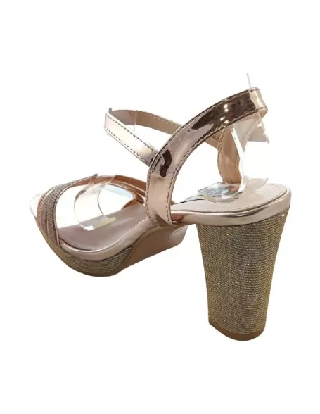 Sandalia de tacon en color champagne Timbos zapatos