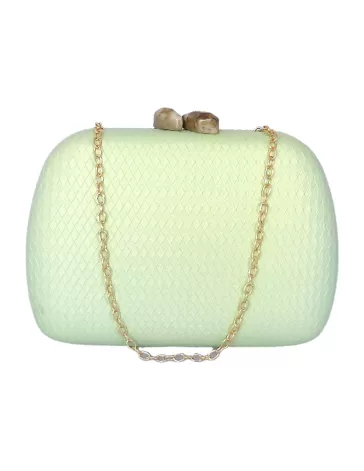 Clutch en color verde claro . Timbos zapatos