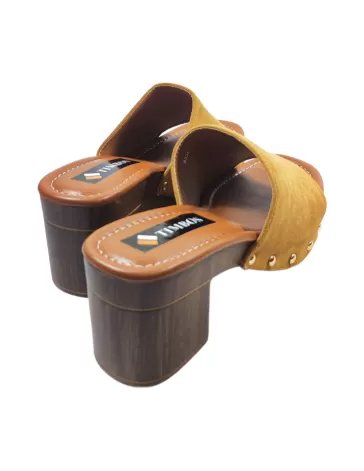 Zueco de madera en color Camel- Timbos Zapatos