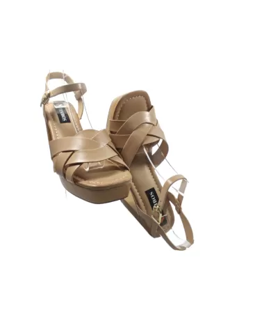 Sandalia de tacón de madera en color Beige - Timbos Zapatos