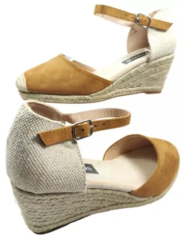 Sandalia cuña de esparto color camel - Timbos Zapatos