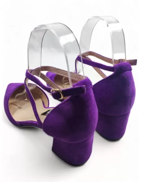 Sandalia de vestir morada, tacón bajo - Timbos Zapatos