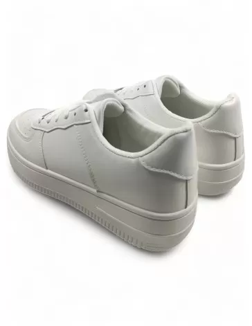 Deportiva de hombre en color blanco - Timbos Zapatos