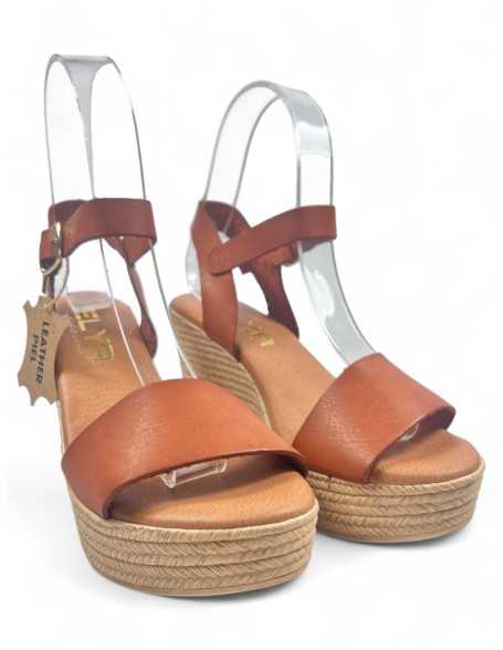 Sandalia de cuña de piel, color cuero - Timbos Zapatos