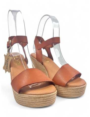 Sandalia de cuña de piel, color cuero - Timbos Zapatos