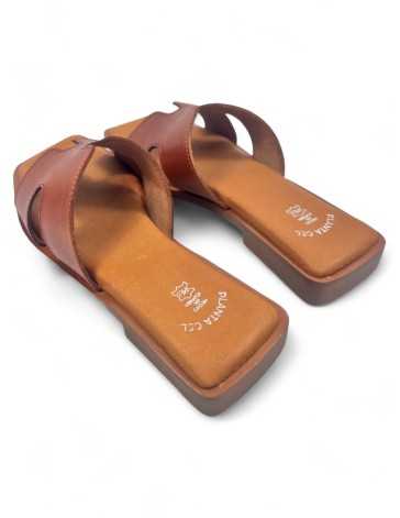 Sandalia plana de piel para mujer, color camel - Timbos Zapatos