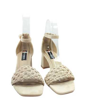 Sandalia de vestir color beige, tacón bajo - Timbos Zapatos