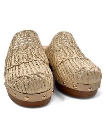 Zueco de madera en color beige - Timbos Zapatos