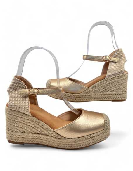 Sandalia cuña y plataforma color oro - Timbos Zapatos