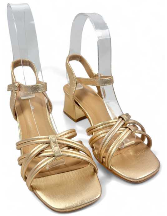Sandalia de tacón en color oro - Timbos Zapatos