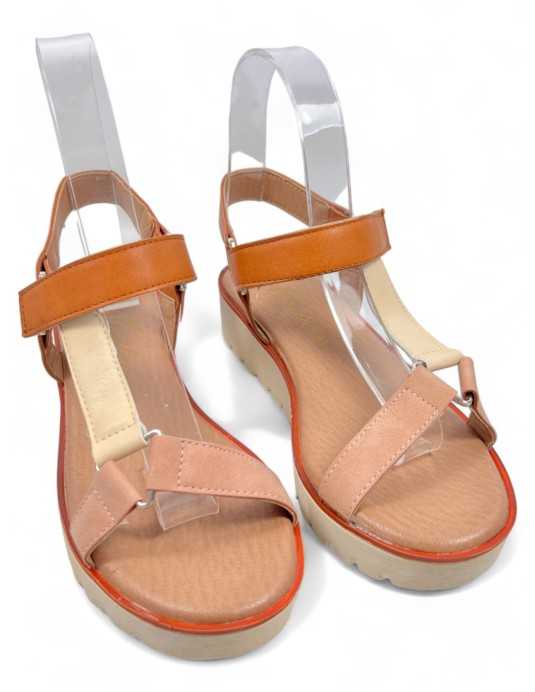 Sandalia plataforma comoda en color camel - Timbos zapatos