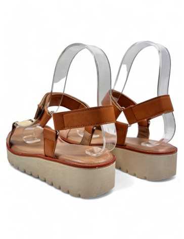 Sandalia plataforma comoda en color camel - Timbos zapatos