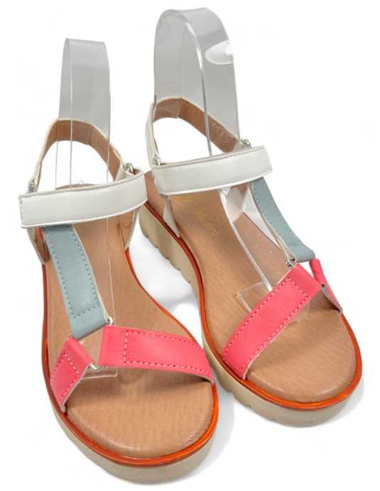 Sandalia plataforma comoda en color beige - Timbos zapatos