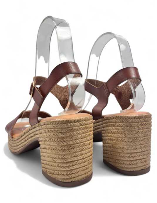 Sandalia de tacón de madera en color cuero - Timbos Zapatos