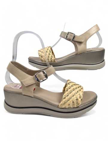 Sandalia cuña cómoda de verano beige - Timbos Zapatos