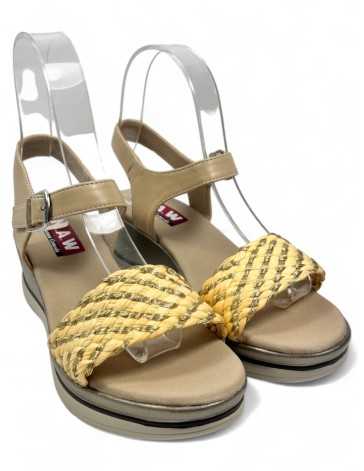 Sandalia cuña cómoda de verano beige - Timbos Zapatos