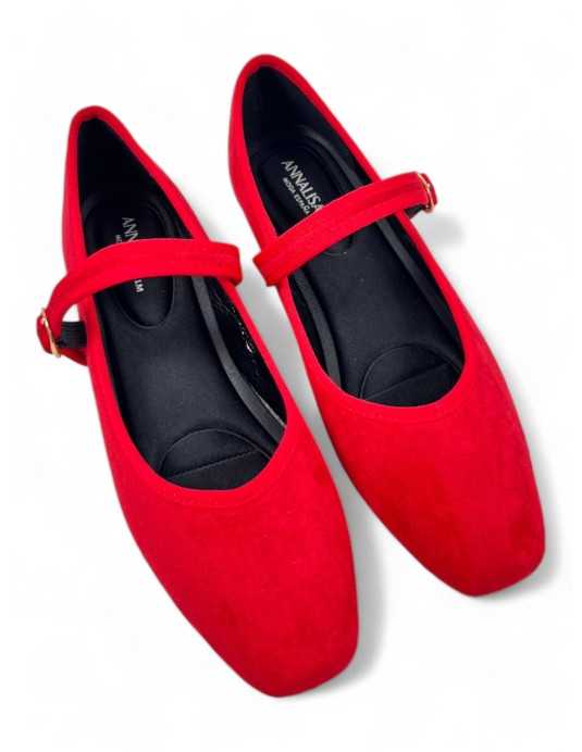 Mercedes plano vestir de mujer color rojo - Timbos zapatos