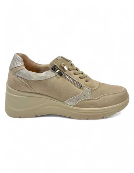 Deportivo cuña interior de mujer color beige - Timbos Zapatos